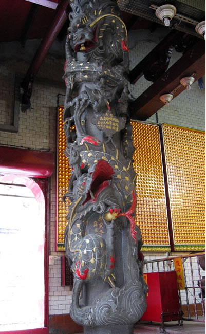 汐止濟德宮石柱廟景-中殿右側龍柱