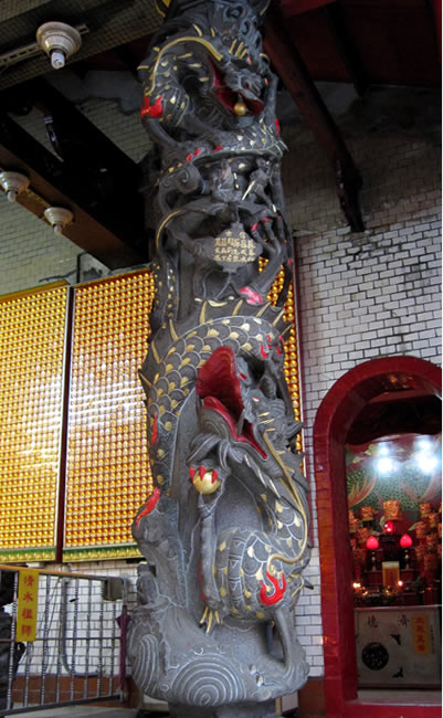 汐止濟德宮石柱廟景-中殿左側龍柱