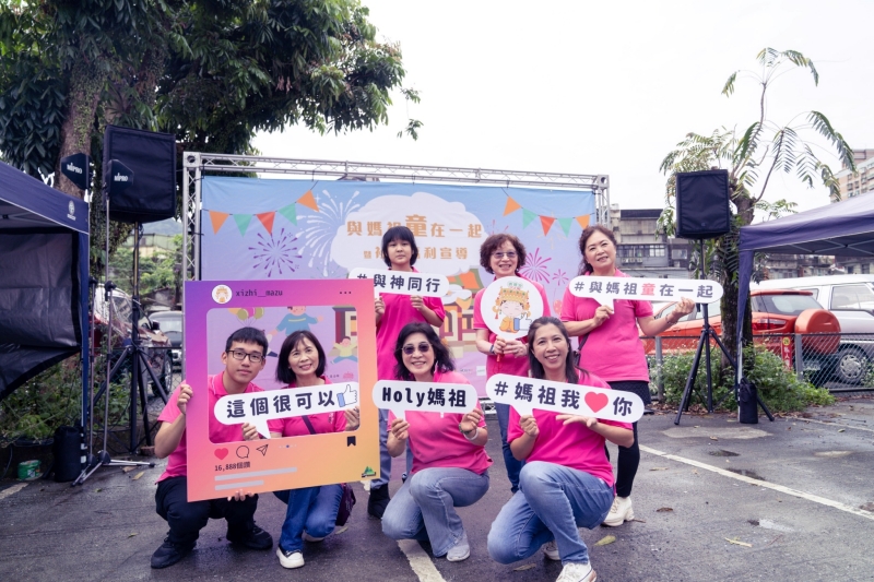 汐止濟德宮-2024-03-31 與媽祖童在一起